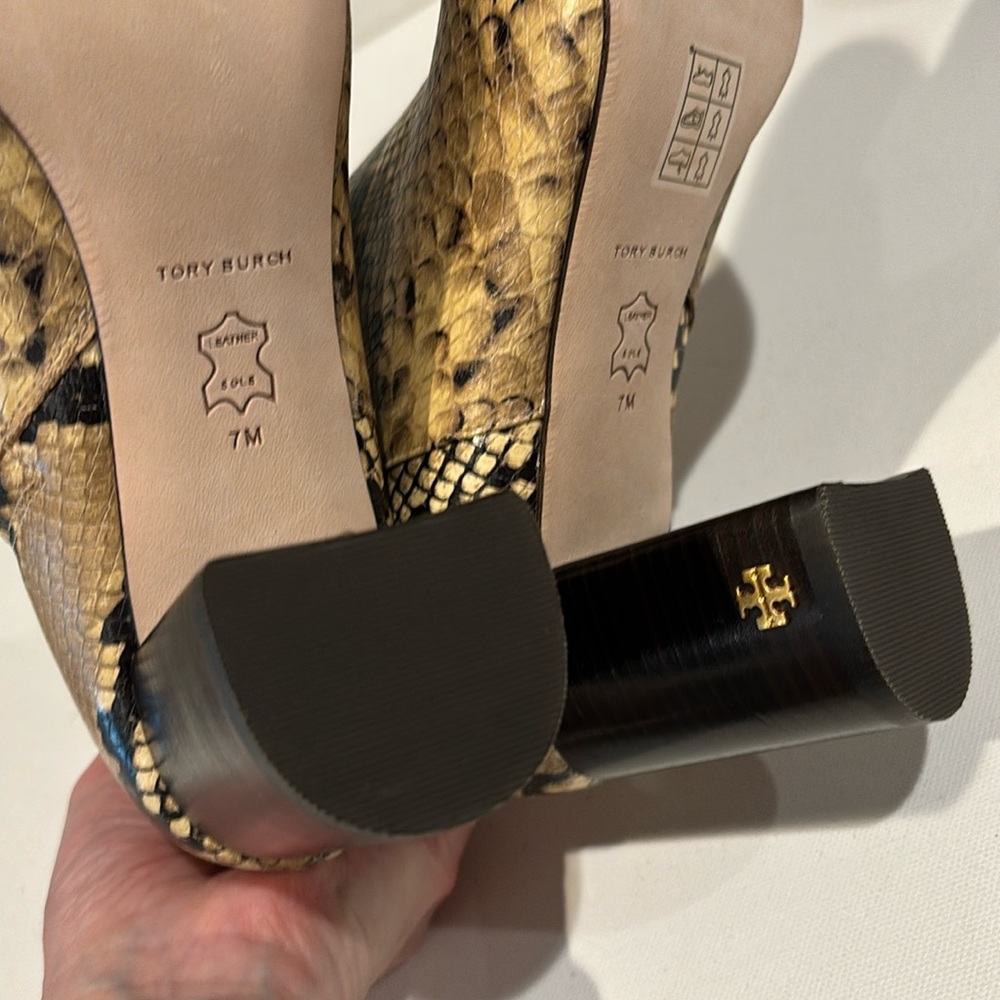 New Tory Burch leather booties in sand drift snake - Picture 3 of 11